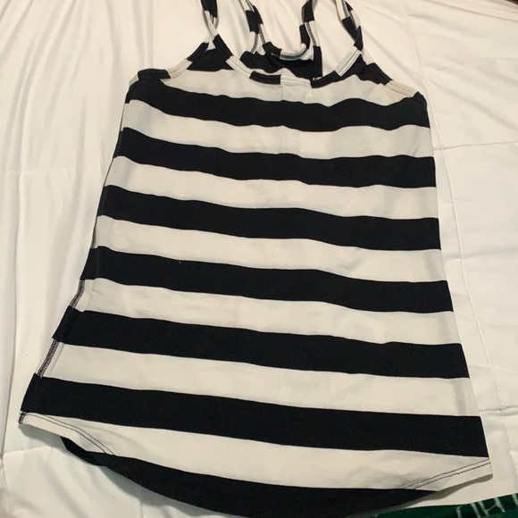 Lululemon tank - Picture 1 of 3